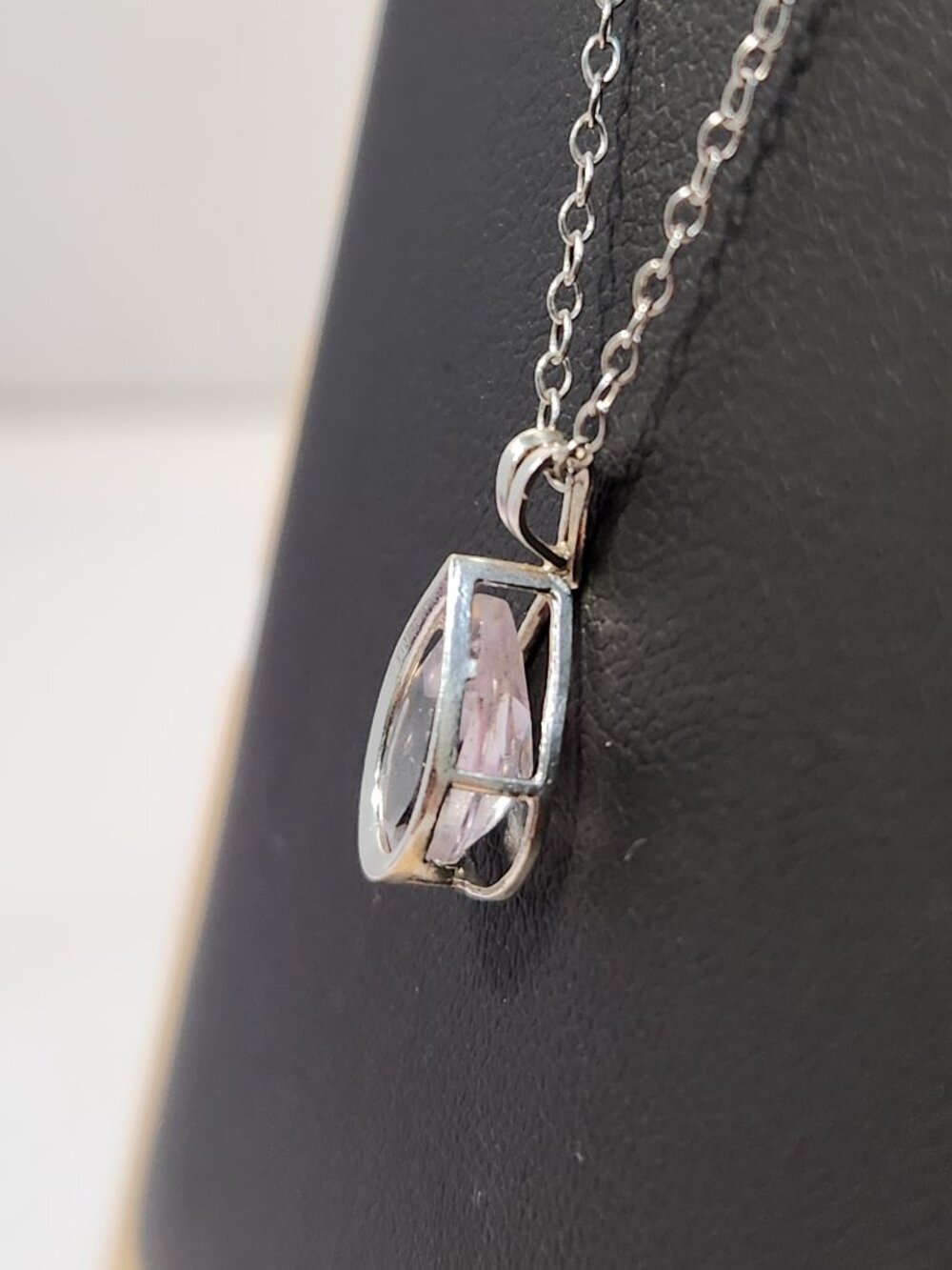 VTG 925 ITALY Sterling Silver Rose de France Amethyst Pear Pendant Necklace 18in